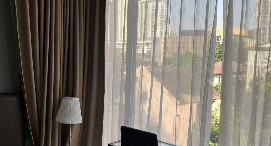 For rent 2 bedrooms condo in Khlong Toei, Bangkok