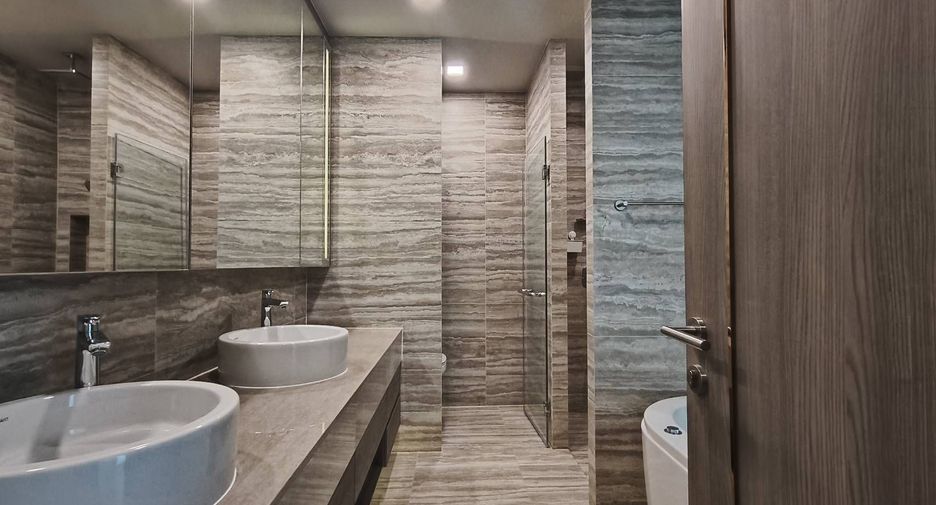 For rent 3 ベッドルーム condo in Khlong Toei, Bangkok