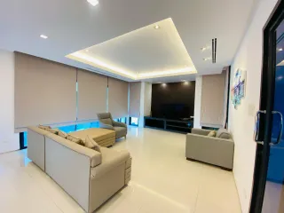 For rent 3 bedrooms villa in Mueang Phuket, Phuket