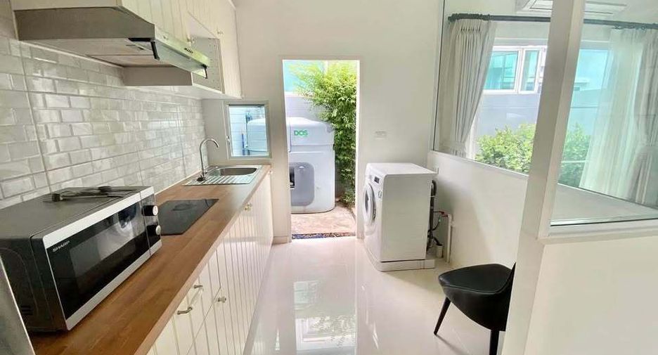 Reihenhaus zur Miete mit 3 Zimmer in Prawet, Bangkok