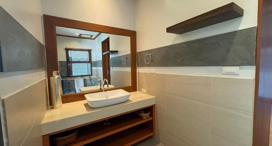 For rent 3 ベッドルーム villa in Mueang Phuket, Phuket