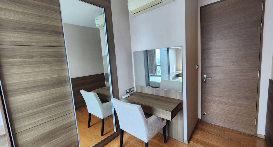 For rent 2 bedrooms condo in Sathon, Bangkok