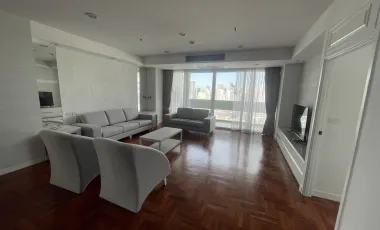 For rent 3 bedrooms apartment in Khlong Toei, Bangkok