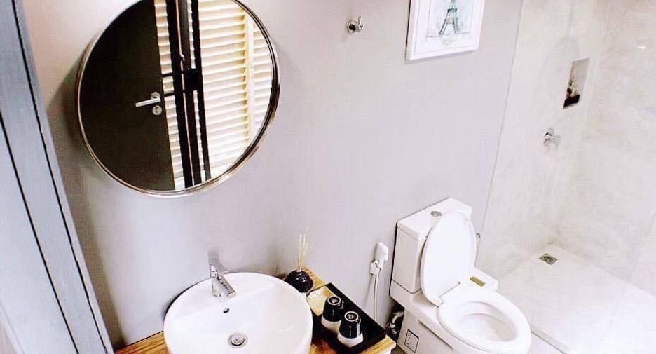 For rent 4 bedrooms house in Bang Na, Bangkok