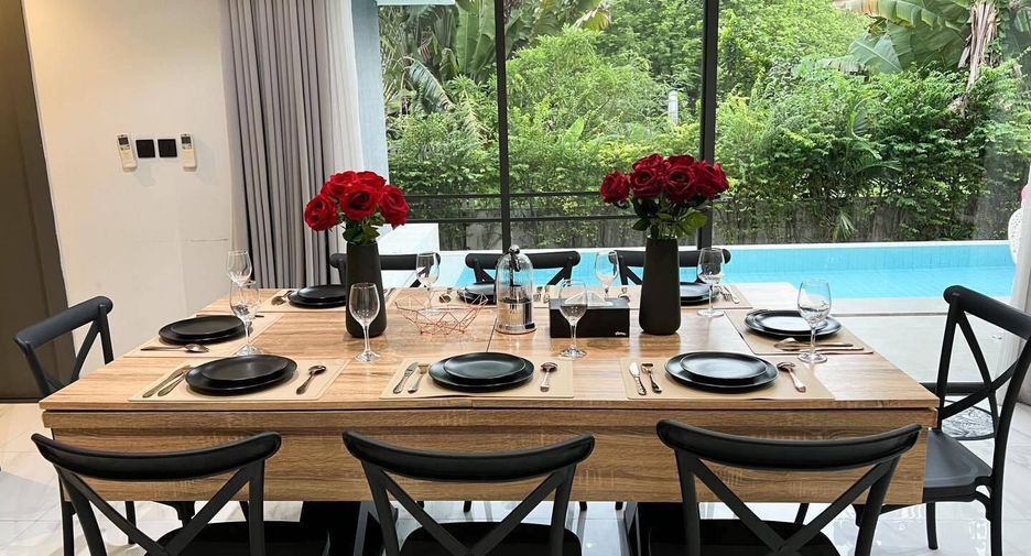 For rent 4 bedrooms house in Bang Na, Bangkok