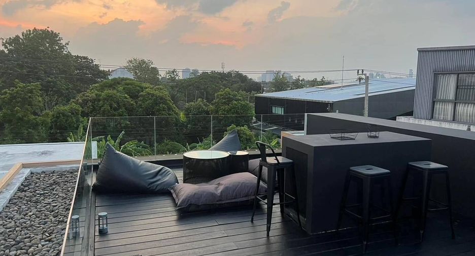 For rent 4 bedrooms house in Bang Na, Bangkok