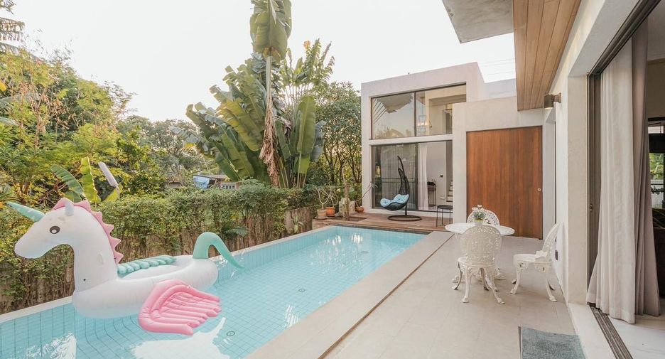 For rent 4 bedrooms house in Bang Na, Bangkok