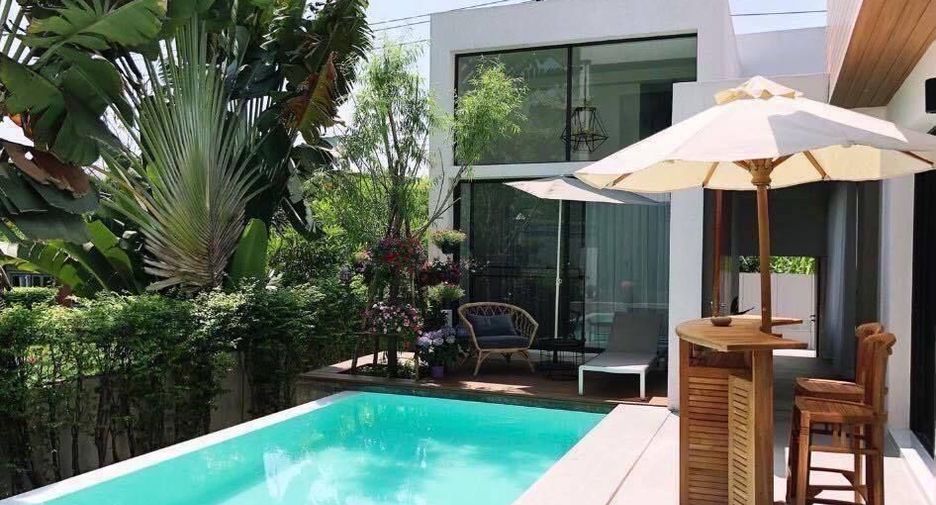 For rent 4 bedrooms house in Bang Na, Bangkok