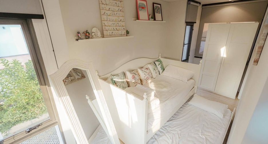 For rent 4 bedrooms house in Bang Na, Bangkok