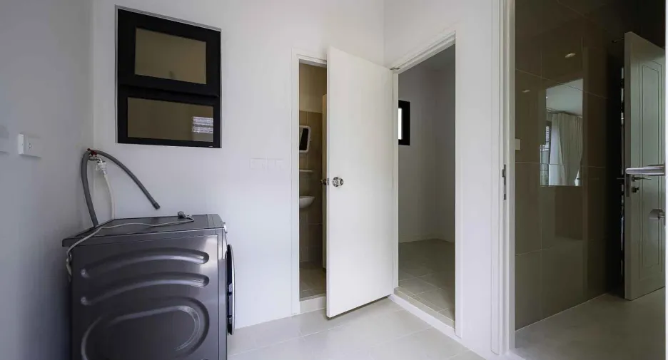 For rent 4 bedrooms house in Saphan Sung, Bangkok