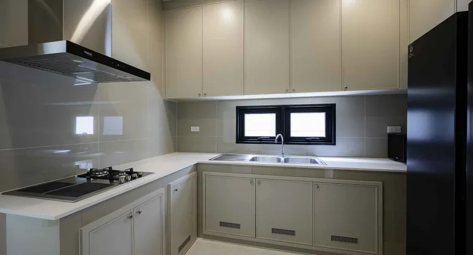 For rent 4 bedrooms house in Saphan Sung, Bangkok