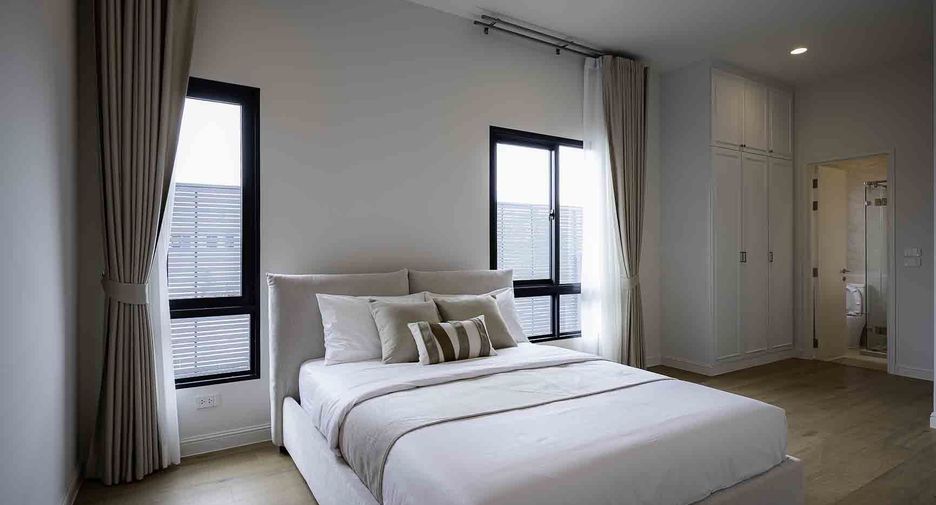 For rent 4 bedrooms house in Saphan Sung, Bangkok