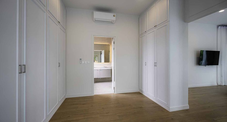 For rent 4 bedrooms house in Saphan Sung, Bangkok