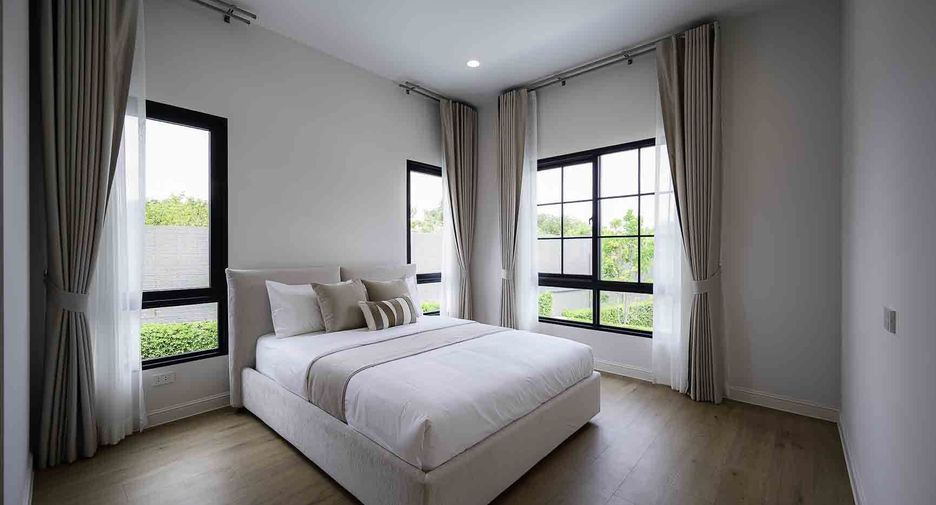 For rent 4 bedrooms house in Saphan Sung, Bangkok