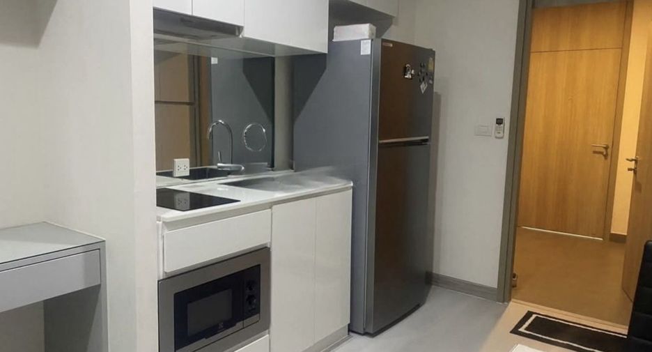 For rent studio condo in Pathum Wan, Bangkok