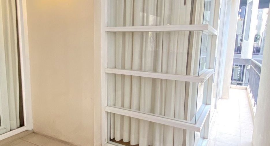 Condo en alquiler de 3 habitaciones en Watthana, Bangkok