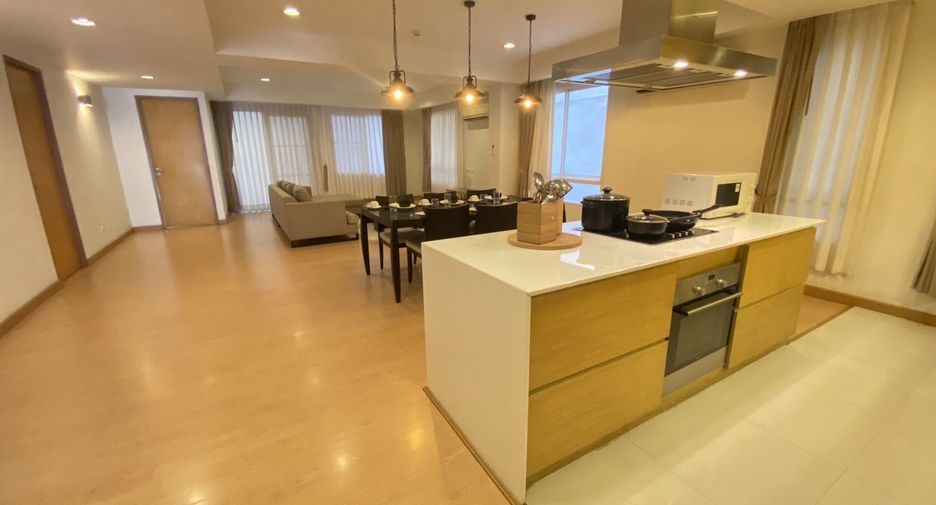 Condo en alquiler de 3 habitaciones en Watthana, Bangkok
