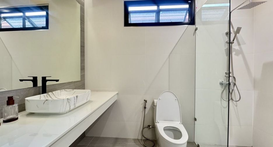 Haus zur Miete mit 3 Zimmer in Mueang Phuket, Phuket