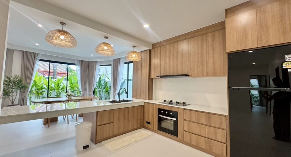 Haus zur Miete mit 3 Zimmer in Mueang Phuket, Phuket