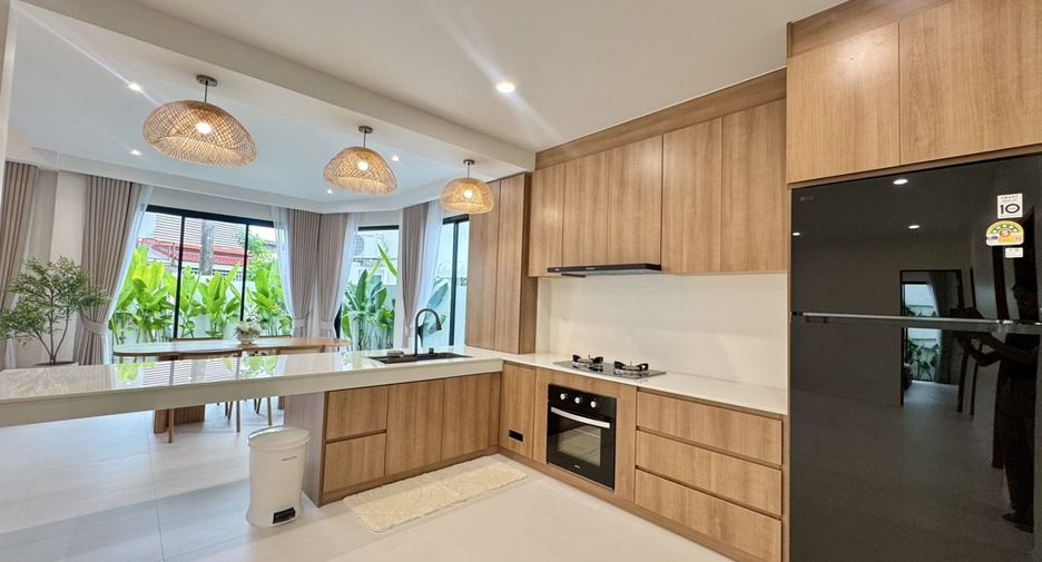 Haus zur Miete mit 3 Zimmer in Mueang Phuket, Phuket