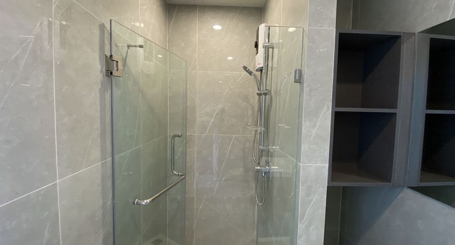 For rent 1 bed condo in Huai Khwang, Bangkok