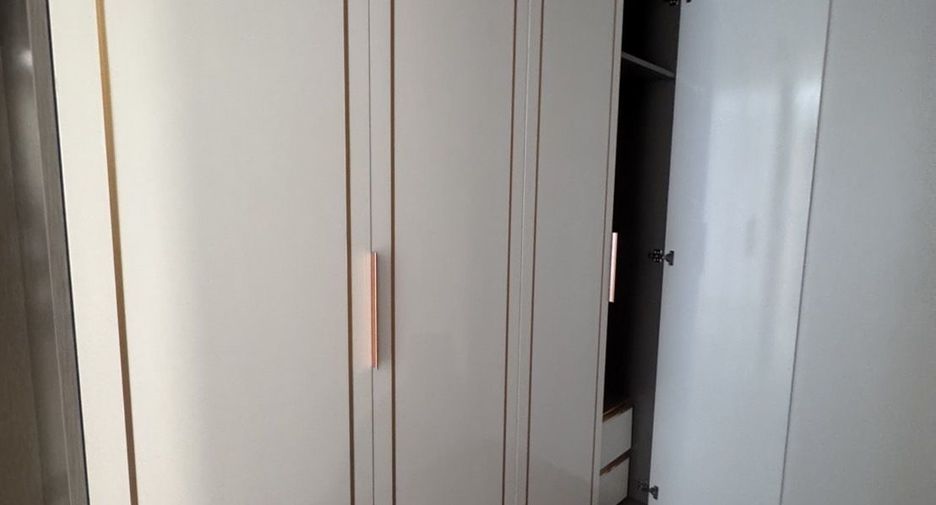 For rent 4 bedrooms apartment in Sathon, Bangkok