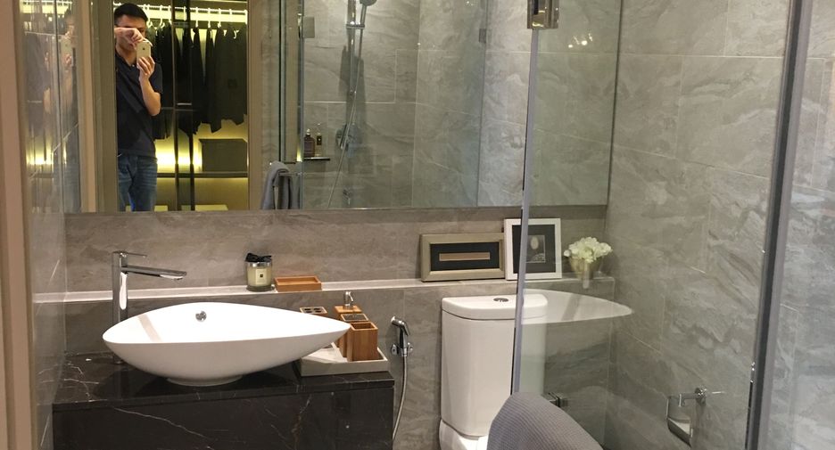 For sale 1 bed condo in Huai Khwang, Bangkok