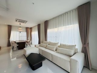 À louer 4 chambres maison à Mueang Phuket, Phuket