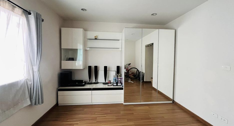Haus zum Kauf mit 3 Zimmer in Suan Luang, Bangkok