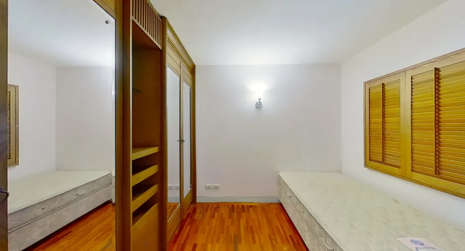 For sale 2 bedrooms condo in Dusit, Bangkok