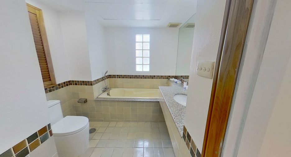 For sale 2 bedrooms condo in Dusit, Bangkok