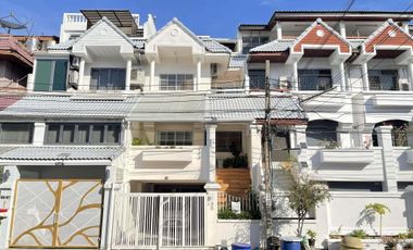 For rent 3 bedrooms house in Prawet, Bangkok