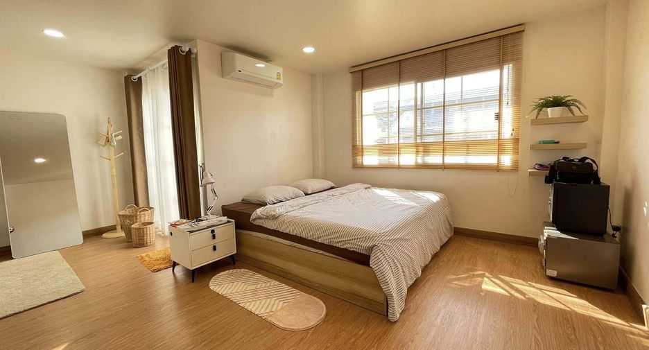 Haus zur Miete mit 3 Zimmer in Prawet, Bangkok
