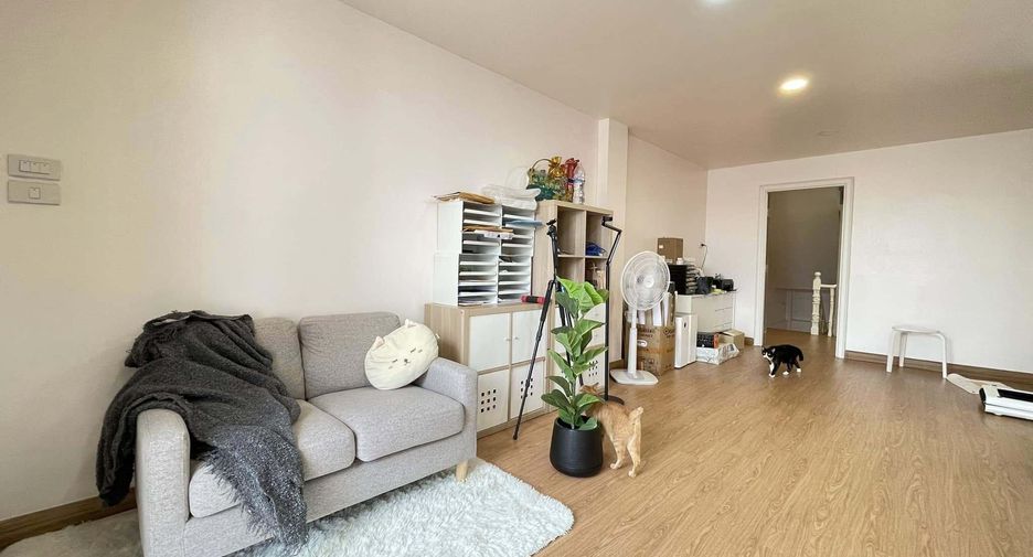 Haus zur Miete mit 3 Zimmer in Prawet, Bangkok