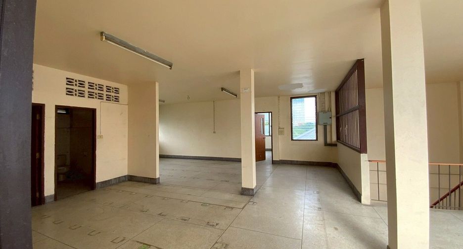 For rent studio house in Bang Na, Bangkok