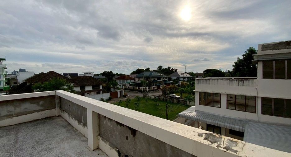 For rent studio house in Bang Na, Bangkok