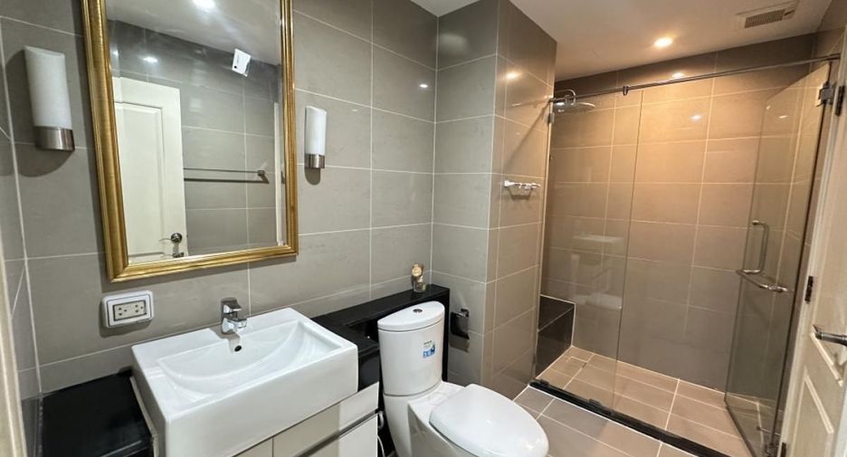 For rent 1 bed condo in Huai Khwang, Bangkok