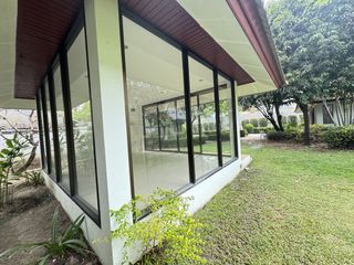 For rent 4 bedrooms house in Huai Khwang, Bangkok