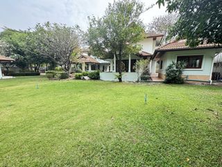 For rent 4 bedrooms house in Huai Khwang, Bangkok