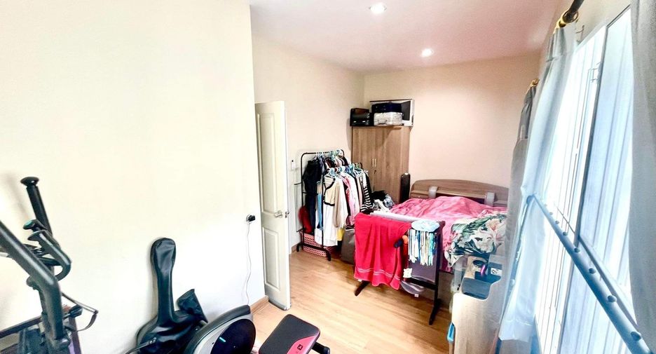 For sale 2 bedrooms townhouse in Bang Khen, Bangkok