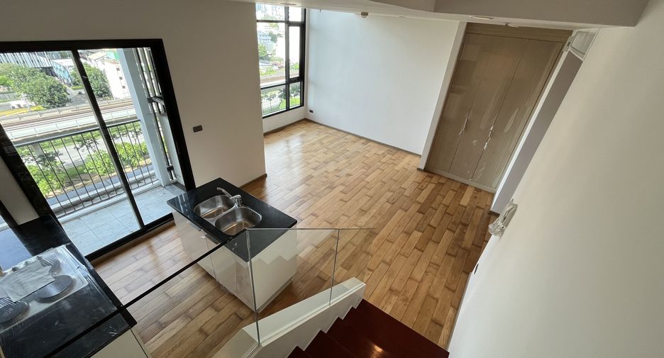 For sale 2 bedrooms condo in Khlong San, Bangkok