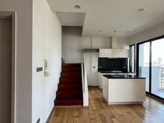出售 2 卧室 公寓 在 Khlong San, 曼谷