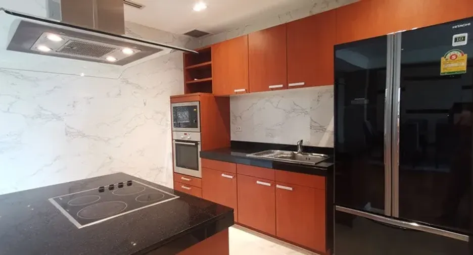 For rent 3 bedrooms condo in Watthana, Bangkok