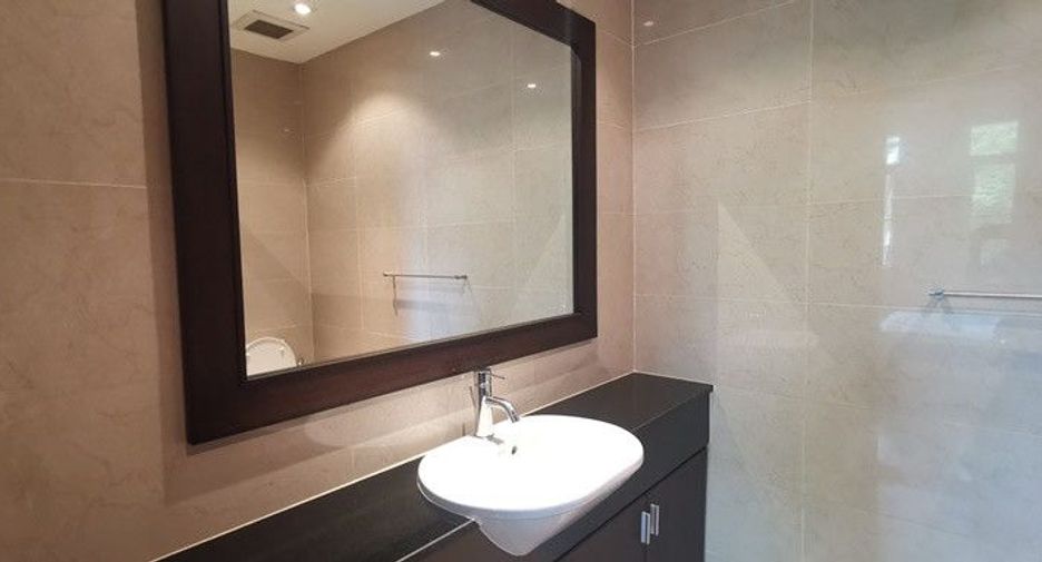 For rent 3 bedrooms condo in Watthana, Bangkok