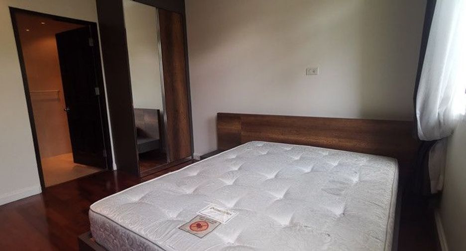 For rent 3 bedrooms condo in Watthana, Bangkok