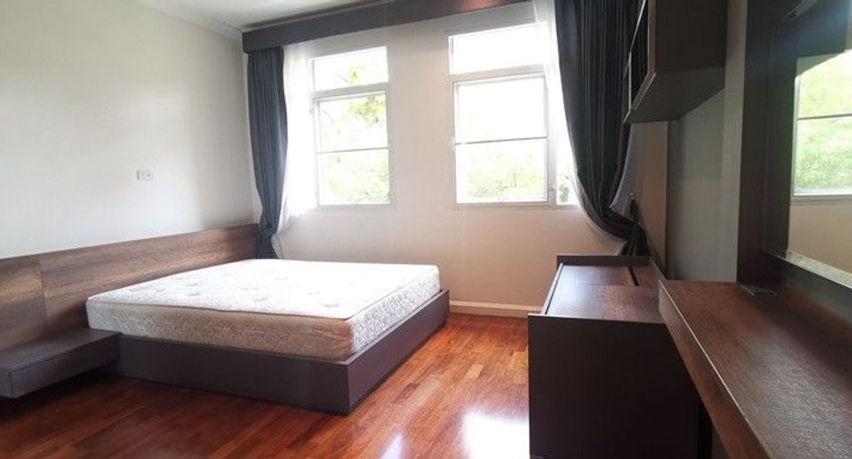 For rent 3 bedrooms condo in Watthana, Bangkok