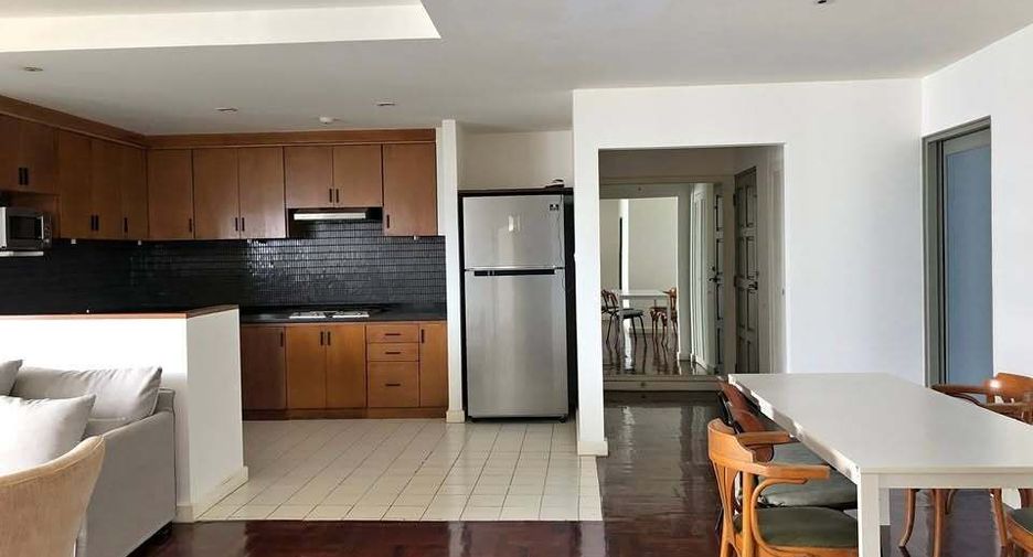 For rent 3 bedrooms condo in Watthana, Bangkok