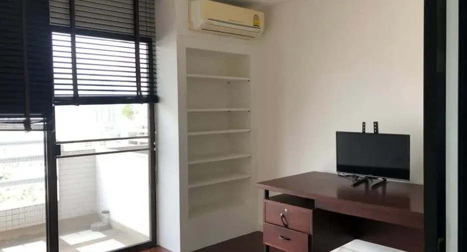 For rent 3 bedrooms condo in Watthana, Bangkok