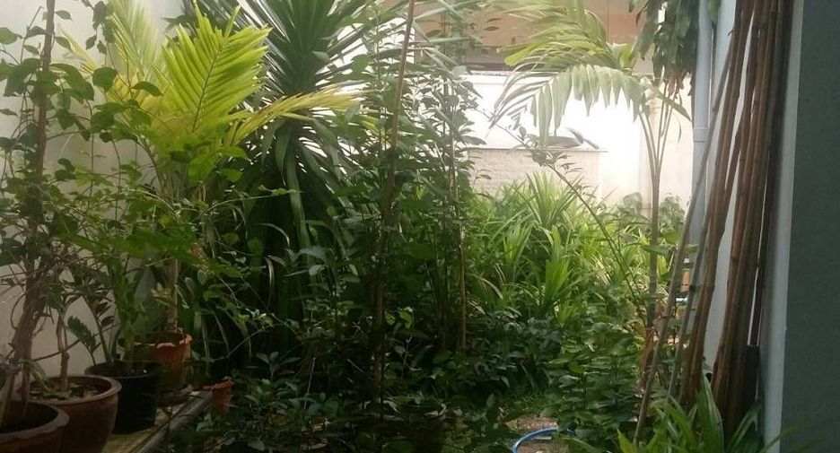 Casa en venta de 3 habitaciones en Huai Khwang, Bangkok