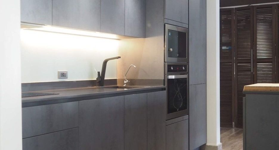 For sale 2 bedrooms condo in Pathum Wan, Bangkok